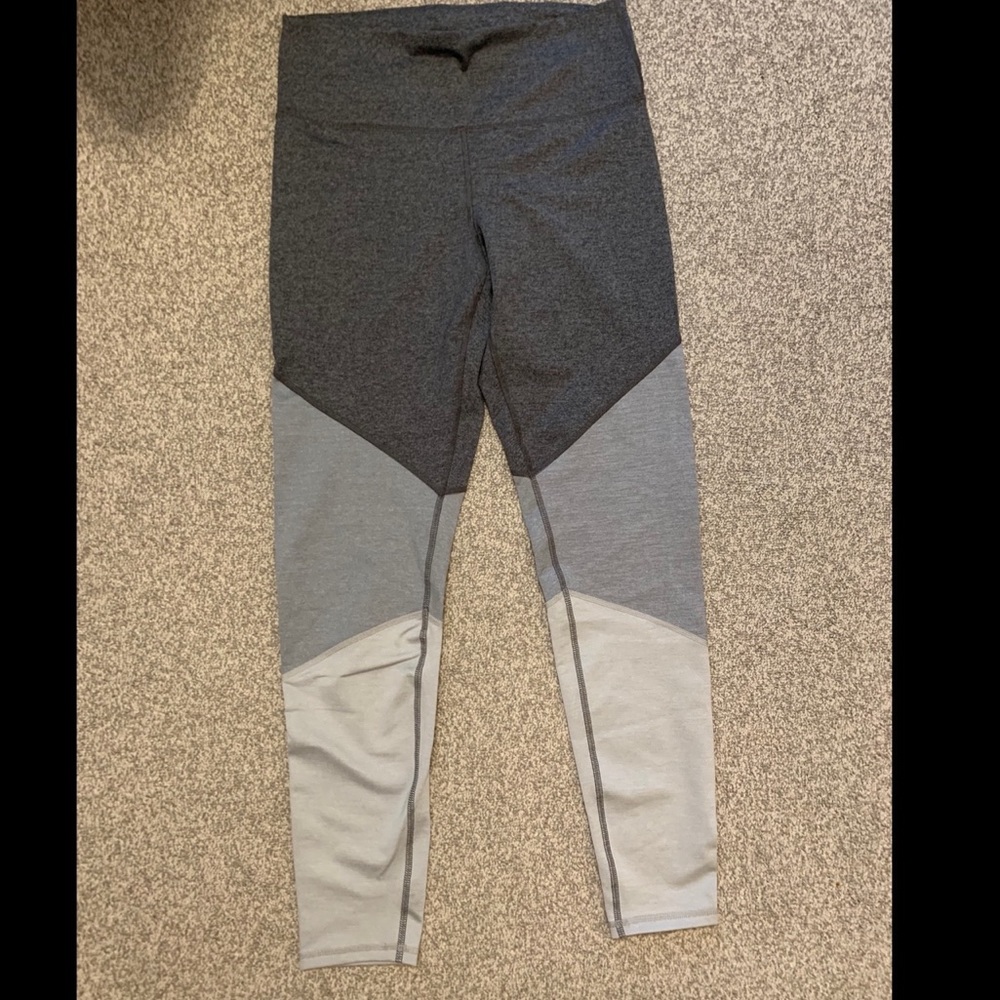 Gray ombré leggings